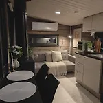 Domek alpejski Lapland Riverside 4 Hilla , Yllaes, Tiny With Sauna, Fireplace, Terrace, Bbq, Wifi, Ski, Fishing, Pets Ok *
