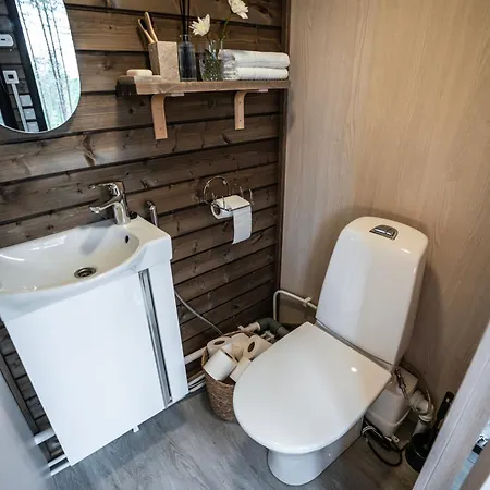 Lapland Riverside 4 Hilla , Yllaes, Tiny With Sauna, Fireplace, Terrace, Bbq, Wifi, Ski, Fishing, Pets Ok Chalet