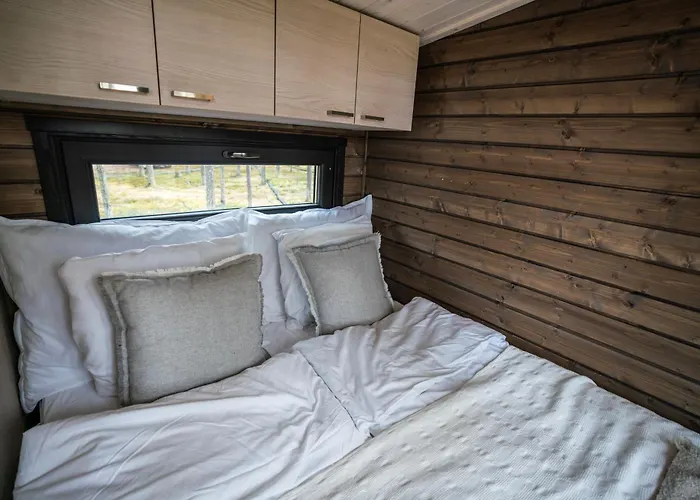 木屋 Lapland Riverside 4 Hilla , Yllaes, Tiny With Sauna, Fireplace, Terrace, Bbq, Wifi, Ski, Fishing, Pets Ok