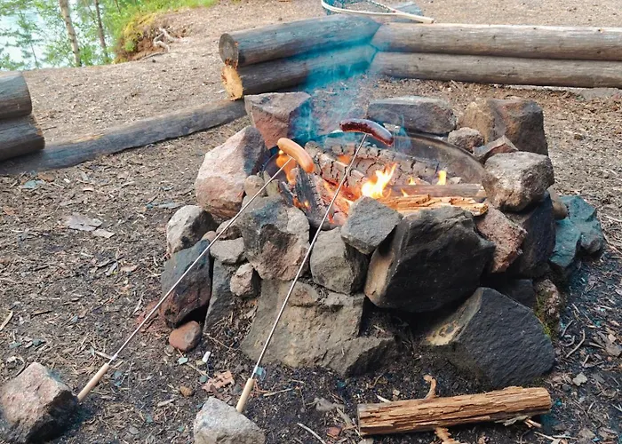 Lapland Riverside 4 Hilla , Yllaes, Tiny With Sauna, Fireplace, Terrace, Bbq, Wifi, Ski, Fishing, Pets Ok شاليه Äkäslompolo